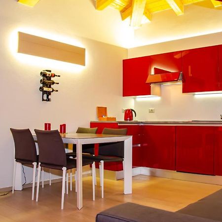 Holiday House Viola Тирано Экстерьер фото