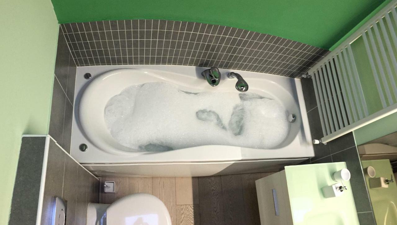 Holiday House Viola Тирано Экстерьер фото
